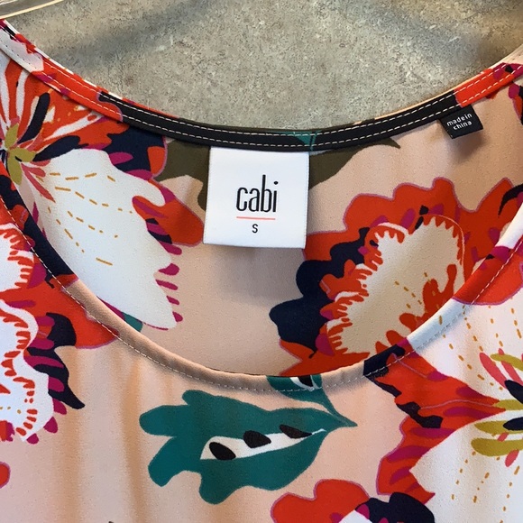 Cabi Hibiscus blouse - Picture 2 of 4